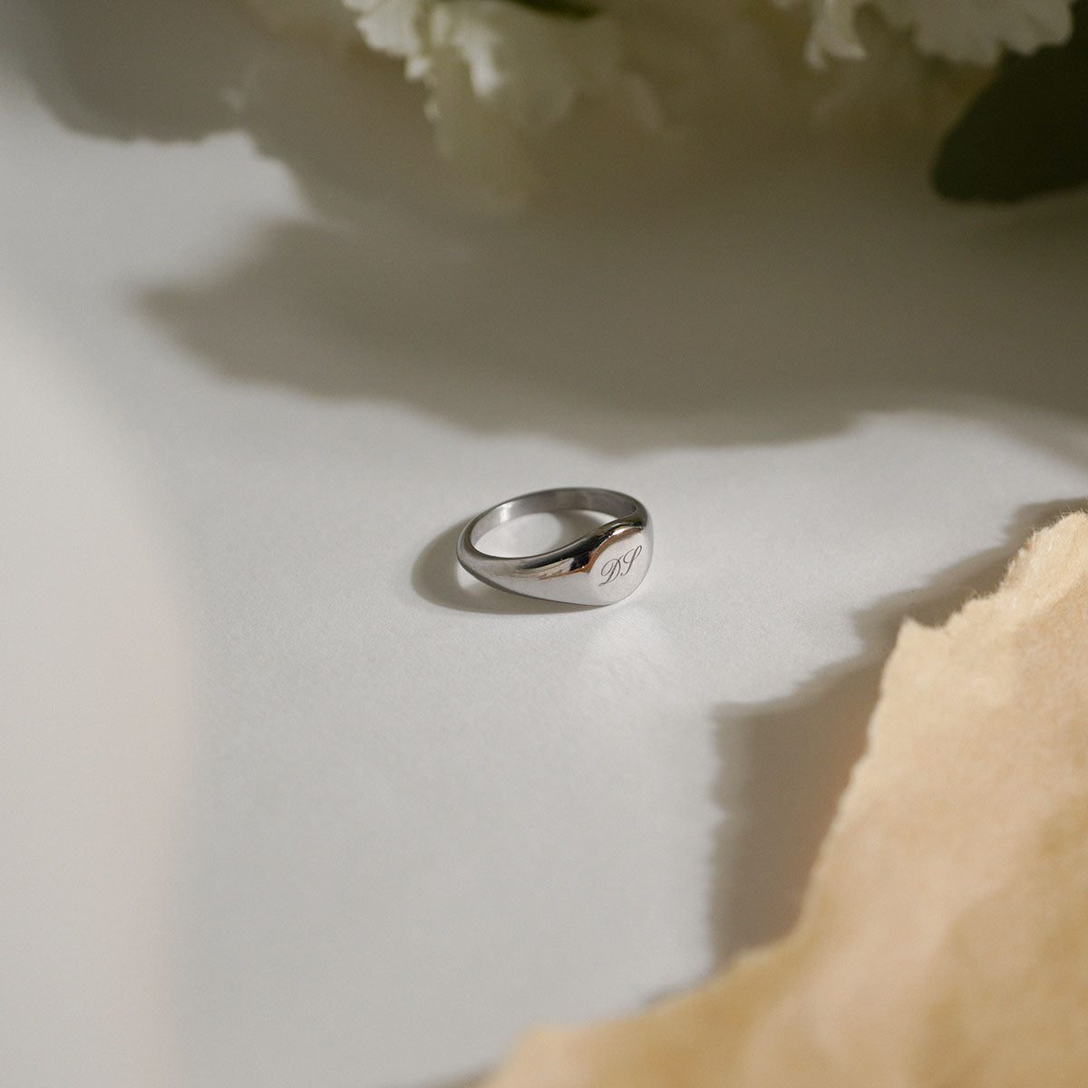 Essential Signet Ring