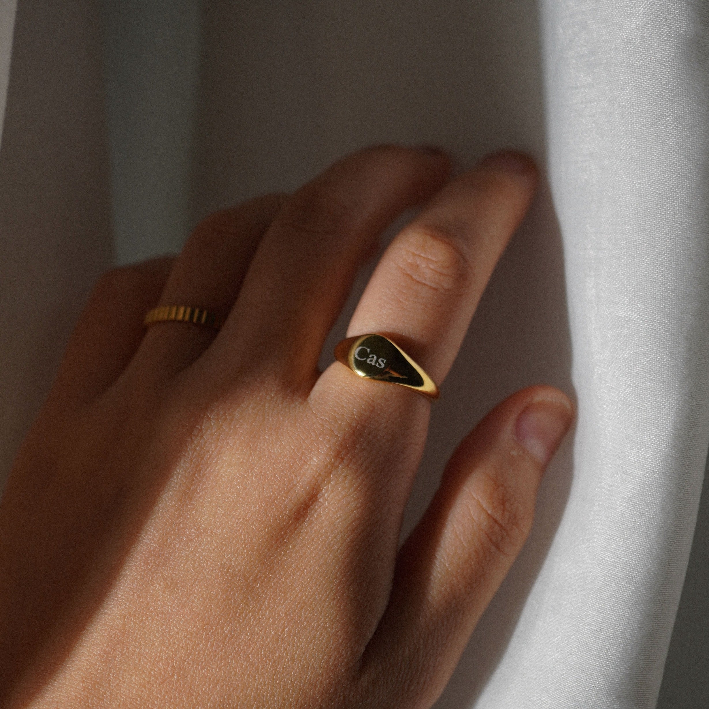 Essential Signet Ring